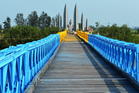 Phong Nha: Traslado em carro particular de/para Hue com/sem DMZHue - Phong Nha via rio e ponte Ben Hai, túneis de Vinh Moc