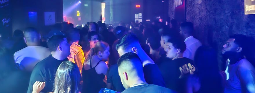 Rio : Cours de danse au sein de la discothèque. Tournée des bars amusante à Lapa