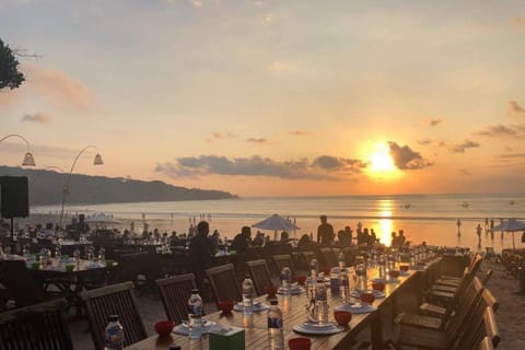 Bali: Jimbaran Beachfront Seafood Dinner Experience