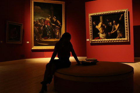 Paris:Louvre Premium Guided Tour with Reserved Skip the Line Semi-Private Group Tour - Max. 6 Persons
