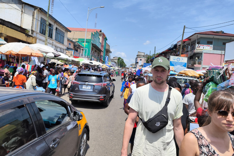 Accra: Osu Castle, Kwame Nkrumah Museum, and Fantasy Coffins Accra Private Tour Experience