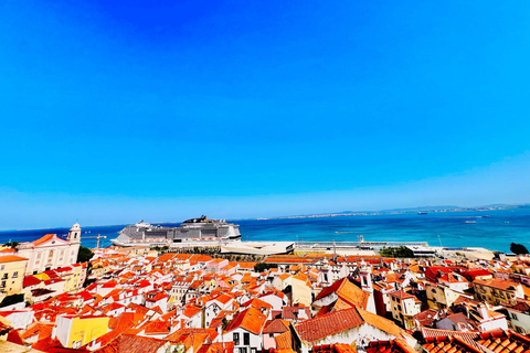 Lisbon: Tuk Tuk Private Tour With Free Polaroid Photos Lisbon: Old town Tuk Tuk Tour (90min)