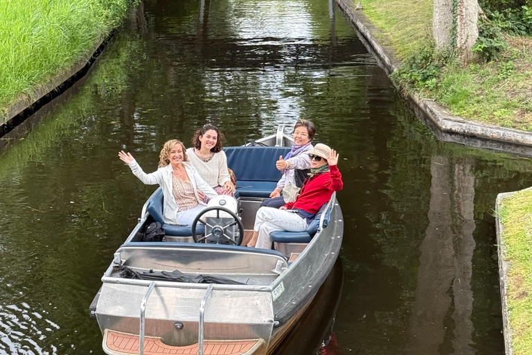 From Amsterdam: Giethoorn Small Group Tour with Boat Ride