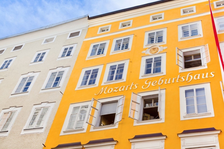 Salzburgo: tour privado a pie guiado por la vida de MozartTour privado guiado de 2 horas