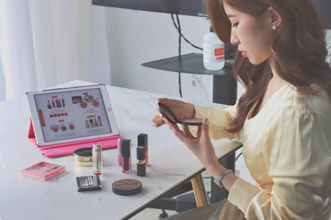Hongdae: K-beauty Personal Color Analysis by 8-Year Expert