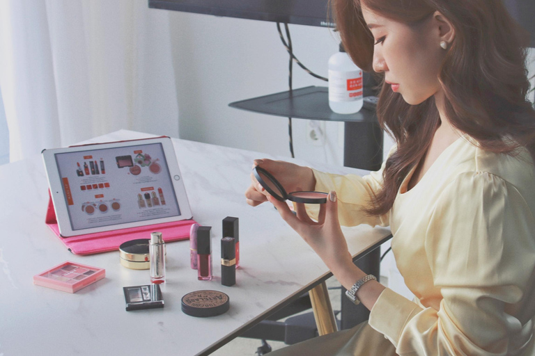 Hongdae: K-beauty Personal Color Analysis by 8-Year Expert