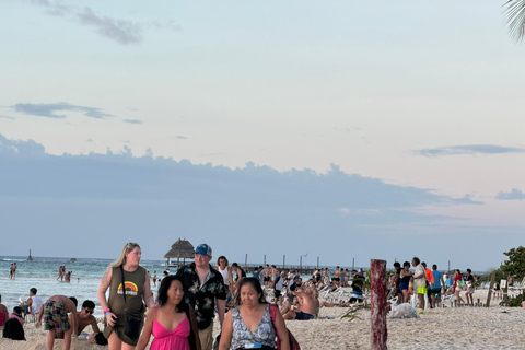 Żeglowanie o zachodzie słońca na Isla Mujeres z transferem do Cancún"Żeglowanie o zachodzie słońca do Isla Mujeres z transferem do Cancún"