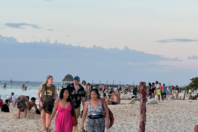 Żeglowanie o zachodzie słońca na Isla Mujeres z transferem do Cancún"Żeglowanie o zachodzie słońca do Isla Mujeres z transferem do Cancún"