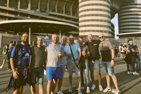 Milano: Se en fotbollsmatch i Milano tillsammans med lokalbefolkningen