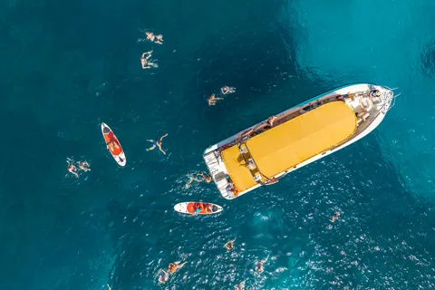 Alcudia: Coll Baix Beach & Sea Caves Cruise with Snorkeling