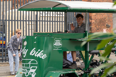 Leeds: Beer Bike Tour with Drinks and Music