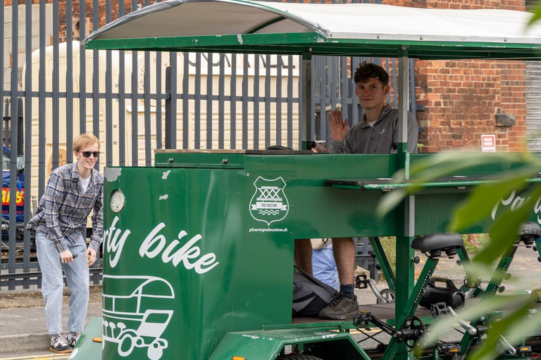 Leeds: Beer Bike Tour with Drinks and Music
