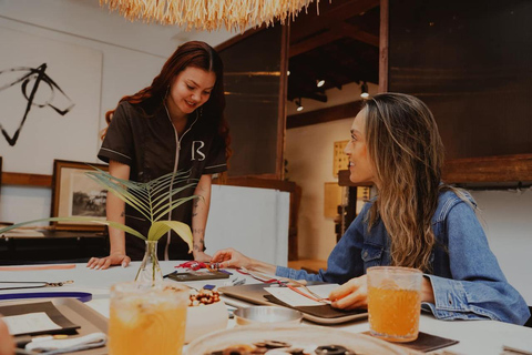 Creative workshop of Colombian leather and seeds in Bogotá Creative leather and Colombian seeds workshop in Bogotá