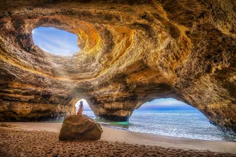 Portimão: Grotte di Benagil, tour in motoscafo e delfini