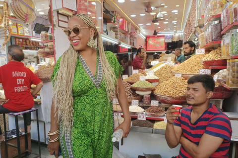 德里：女性导游陪同的旧德里豪华之旅与嘟嘟车体验德里：老德里奢华之旅（女导游陪同，嘟嘟车接送）