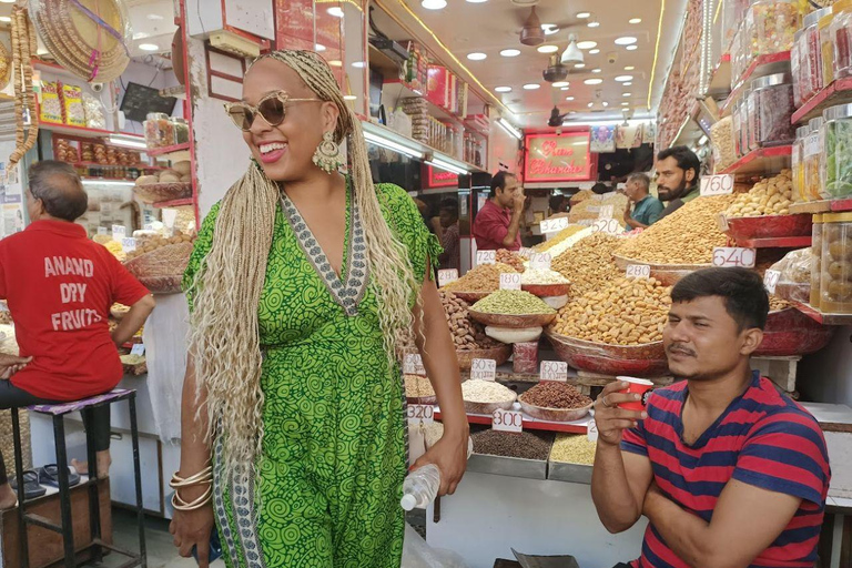 德里：女性导游陪同的旧德里豪华之旅与嘟嘟车体验德里：老德里奢华之旅（女导游陪同，嘟嘟车接送）