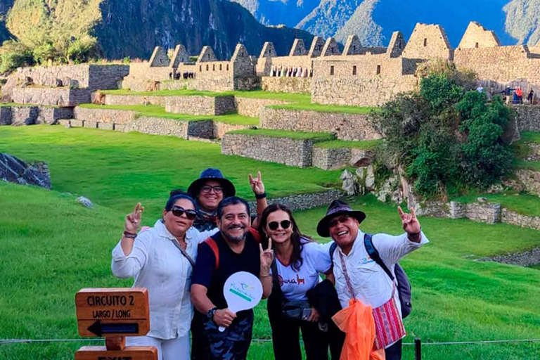 From Cusco: Full-Day Private Tour to Machu Picchu with Lunch