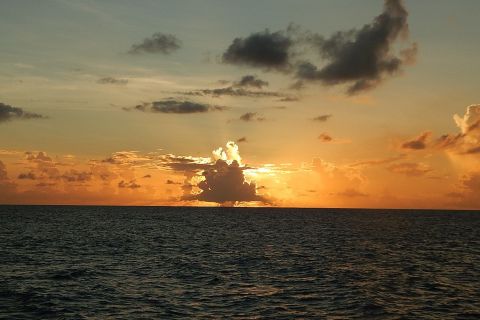 Simpson Bay: Sint Maartenin risteily Lambadan auringonlaskun aikaan