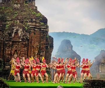 Da Nang: My Son Sanctuary & Hoi An Ancient Town Private Tour