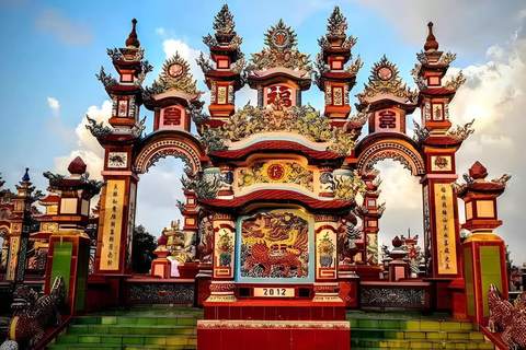 Private Da Nang or Hoi An: To Hue Transfer with Scenic Stops