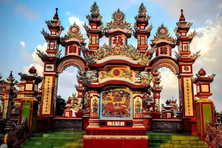 Private Da Nang or Hoi An: To Hue Transfer with Scenic Stops