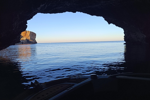 Minorque : Excursion en bateau privé avec apéritif et coucher de soleil