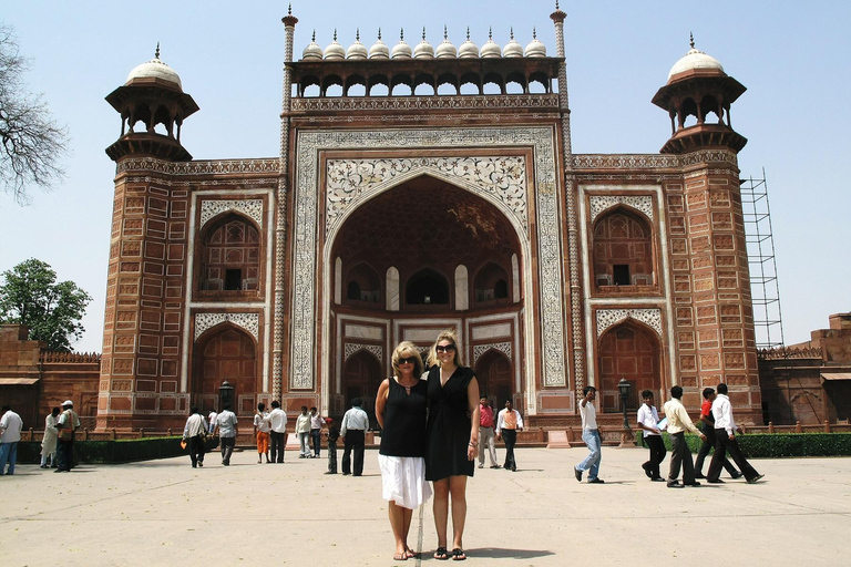 Taj Samma dag med lokalflyg från Mumbai