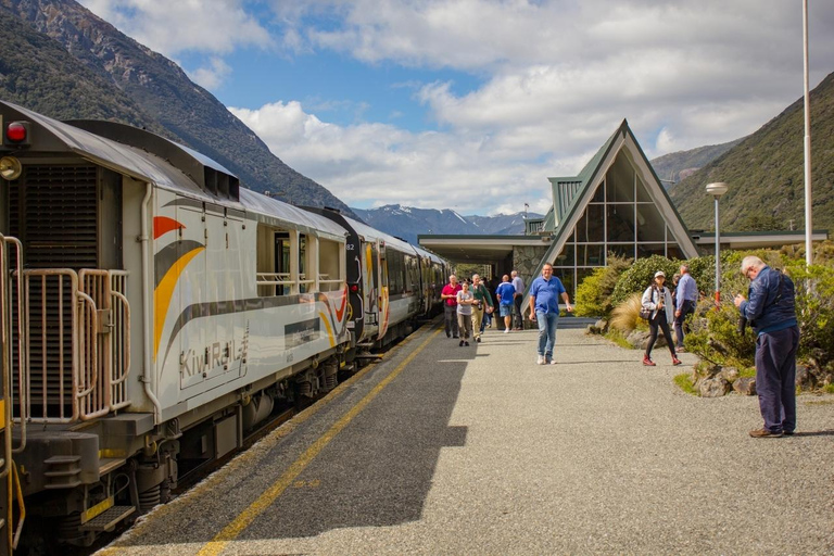 Christchurch: Waimakariri River Train & Castle Hill Day Tour