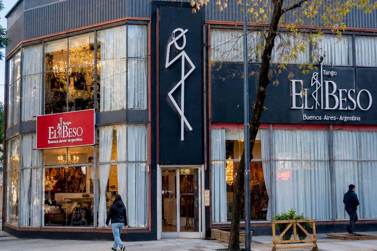 Group Tango Class for begginers at an iconic tango venue