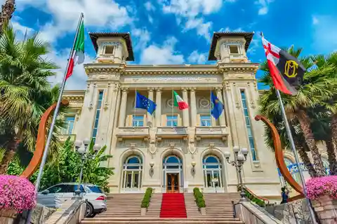 Sanremo: 2-hour Best Intro Walking Tour with a Local