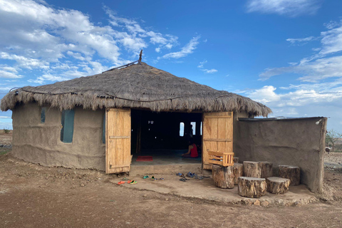 Moshi, Tanzania: Yoga sessie bij zonsondergang