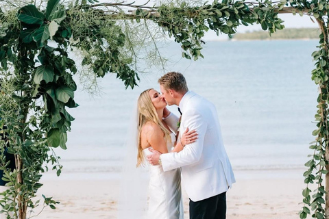 Cattura il matrimonio dei tuoi sogni con il fotografo di punta Vaughn.Cattura il tuo matrimonio da sogno con il fotografo top Vaughn