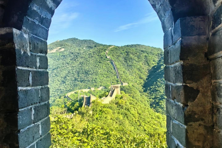 Beijing: From Jiankou to Mutianyu Great Wall Hiking Tour Beijing Downtown Pick up with English Guide