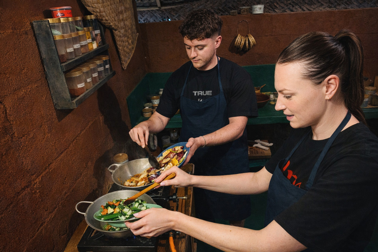 Sigiriya: Cooking Class, Garden Tour & Homemade Meal