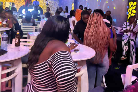 Nairobi: Nightlife Tour with Dinner and Drinks