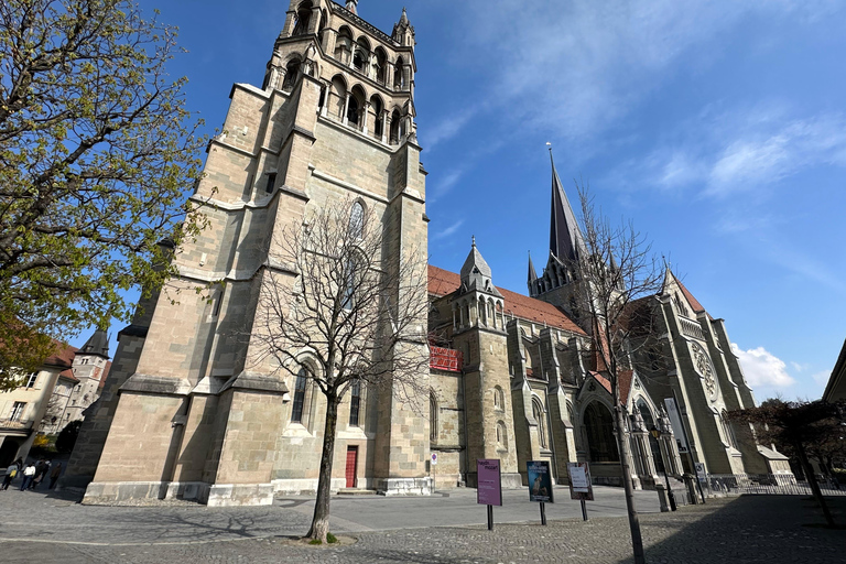 Lausanne: Downtown Highlights Walking Tour with a Local