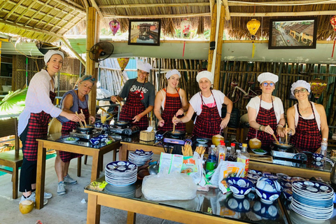 From Hoi An: Market Tour, Basket Boat Ride and Cooking Class