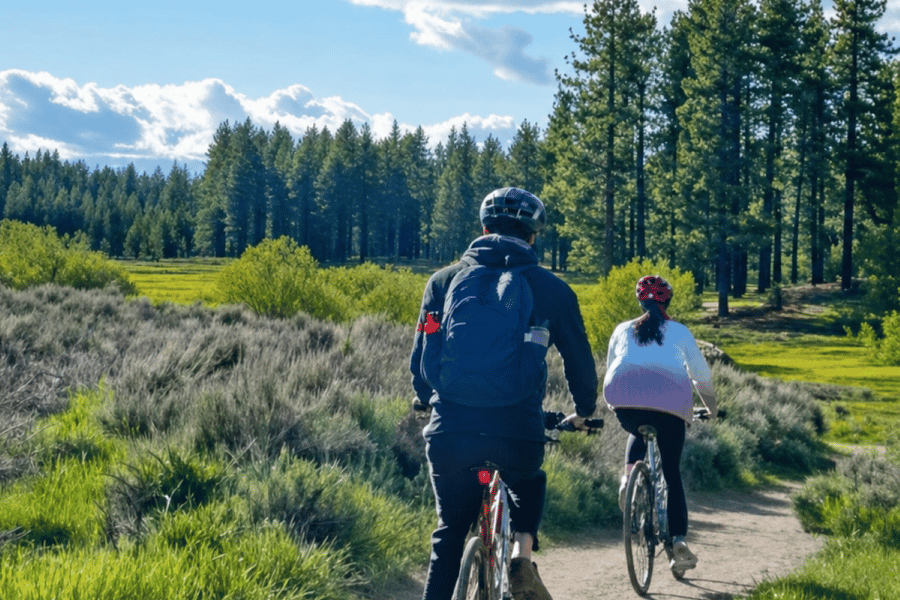Lake Tahoe: Geführte Wanderung und Radtour mit Schwimmpause. Foto: GetYourGuide Lake Tahoe: Geführte Wanderung und Radtour mit Schwimmpause. Foto: GetYourGuide