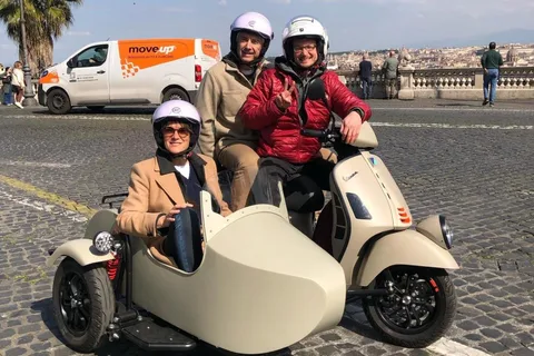 Vespa Zijspan Tour: Express Hoogtepunten van Rome
