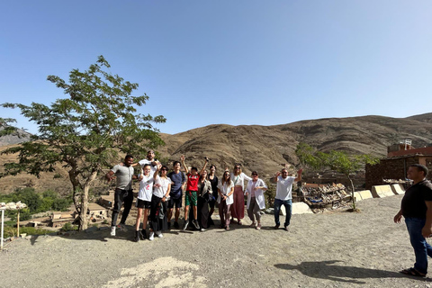 Marrakech to Fes 3 day Desert Tour Camel & luxury Tente Marrakech to Fes 3 day Desert Tour Standard Desert Tents