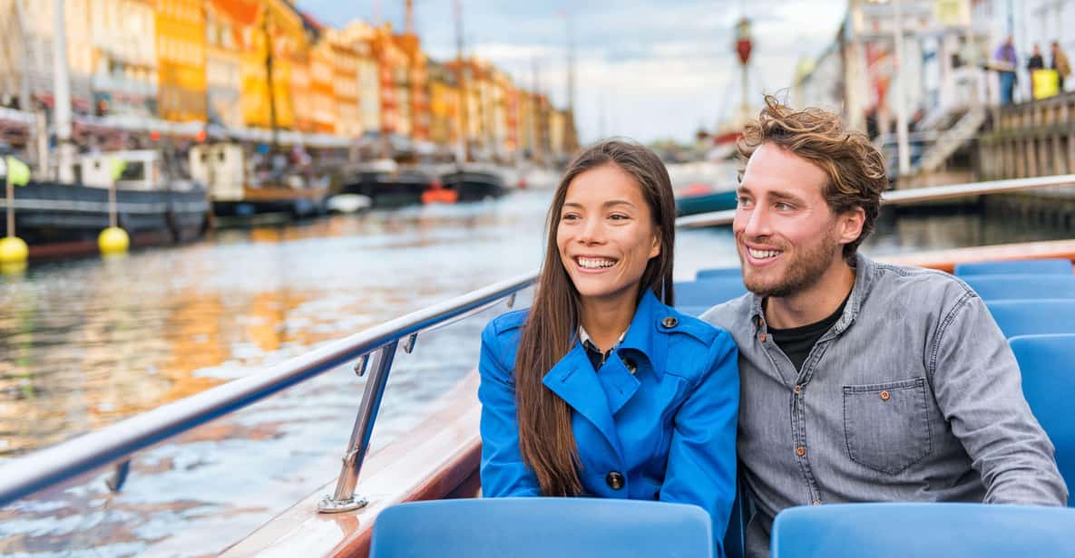 Afbeelding 1 van Kopenhagen: Rondvaart door de grachten & wandeltour door de oude stad/Nyhavn