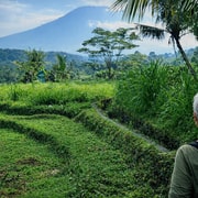 Sidemen Trekking: A Walk from a Different Perspective