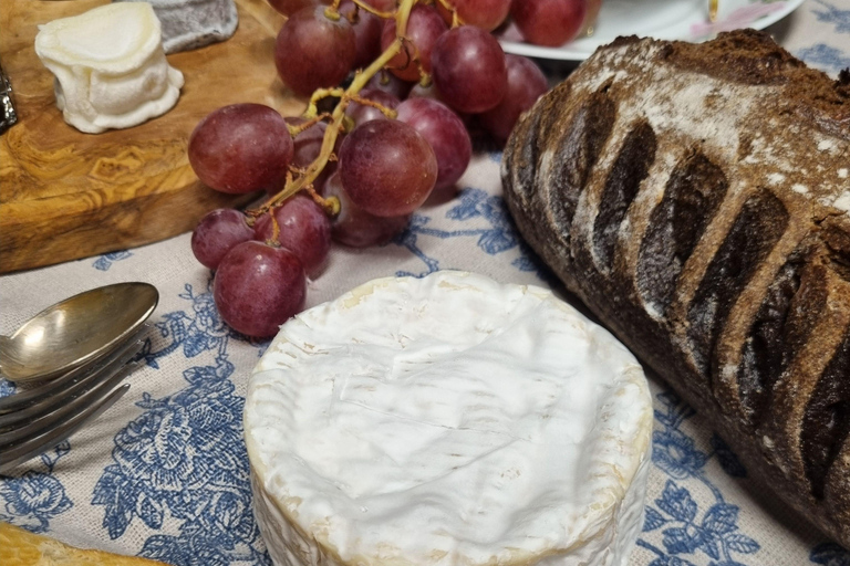 Vieux-Nice : Dégustation d&#039;huiles d&#039;olive, fromages et pains artisanaux