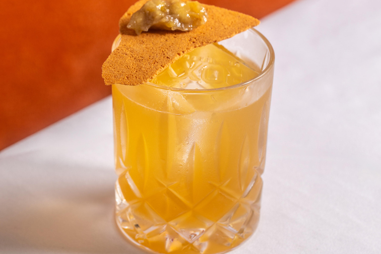 RIO: ROXY DINNER SHOW: DINNER AND A SHOW THAT HUGS