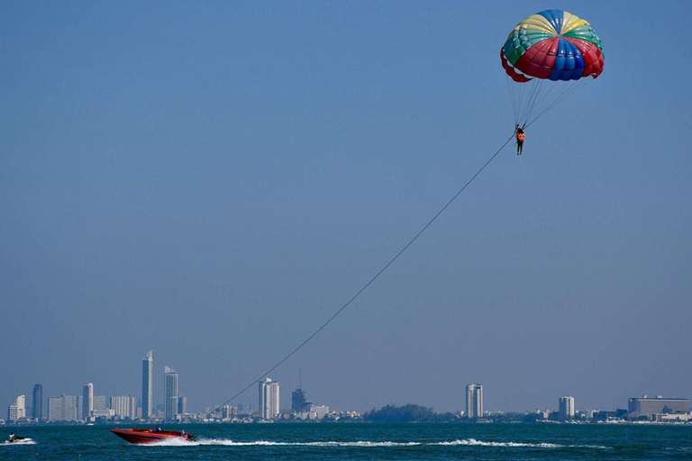 Doha: Guided Parasailing Experience over the Arabian Gulf