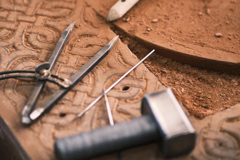 Clase Magistral de Artesanía Khachkar: Desvelando el Patrimonio de Armenia