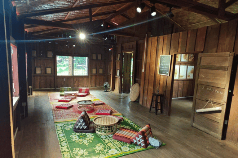Luang Prabang: Xieng Man Village Walk Half-Day Tour