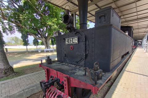 Von Yogyakarta aus: Indonesisches Eisenbahnmuseum und Zugfahrt