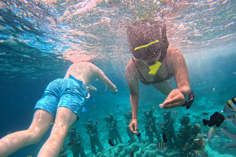 GILI T : EXCURSIÓN PRIVADA DE SNORKEL 5 HORAS 3 GILIGILI T : VIAJE DE SNORKEL PRIVADO 4 HORAS + 3 GILI