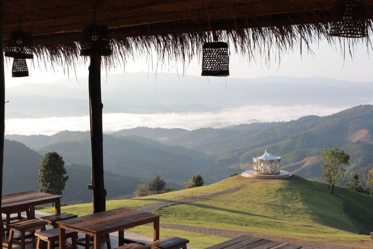 Chiang Mai: Chiang Rai Temples & Akha FarmVille Day Trip